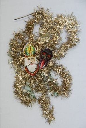 Nikolaus- und Krampuskopfoblate auf Christbaumschmuck